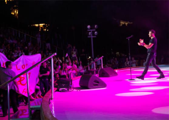 Məşhur azərbaycanlı ifaçı-bəstəkar EMİNin konserti - Foto 46